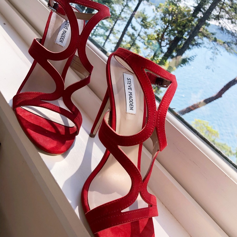 Steve Madden size 10 red Sidney high heels💕